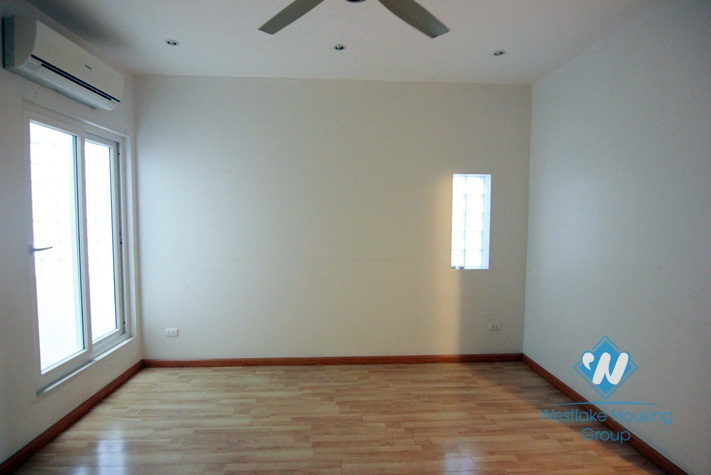 04 bedrooms house with lake view for rent in Tay Ho area 